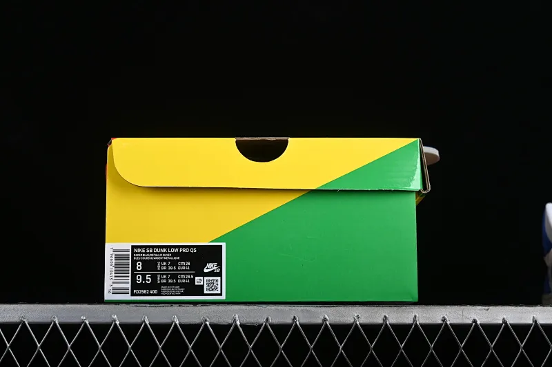 All categories Nk SB Dunk Series Nk SB Dunk Low low-top sneakers April Skateboards x Nk SB Dunk Low joint model Frozen Rose SB smashed backboard fashion casual sneakers FD2562-400